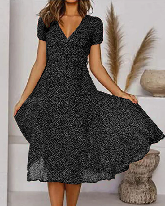 Cassandra | Vestido Midi Cruzado Floral – Escote en V Favorecedor