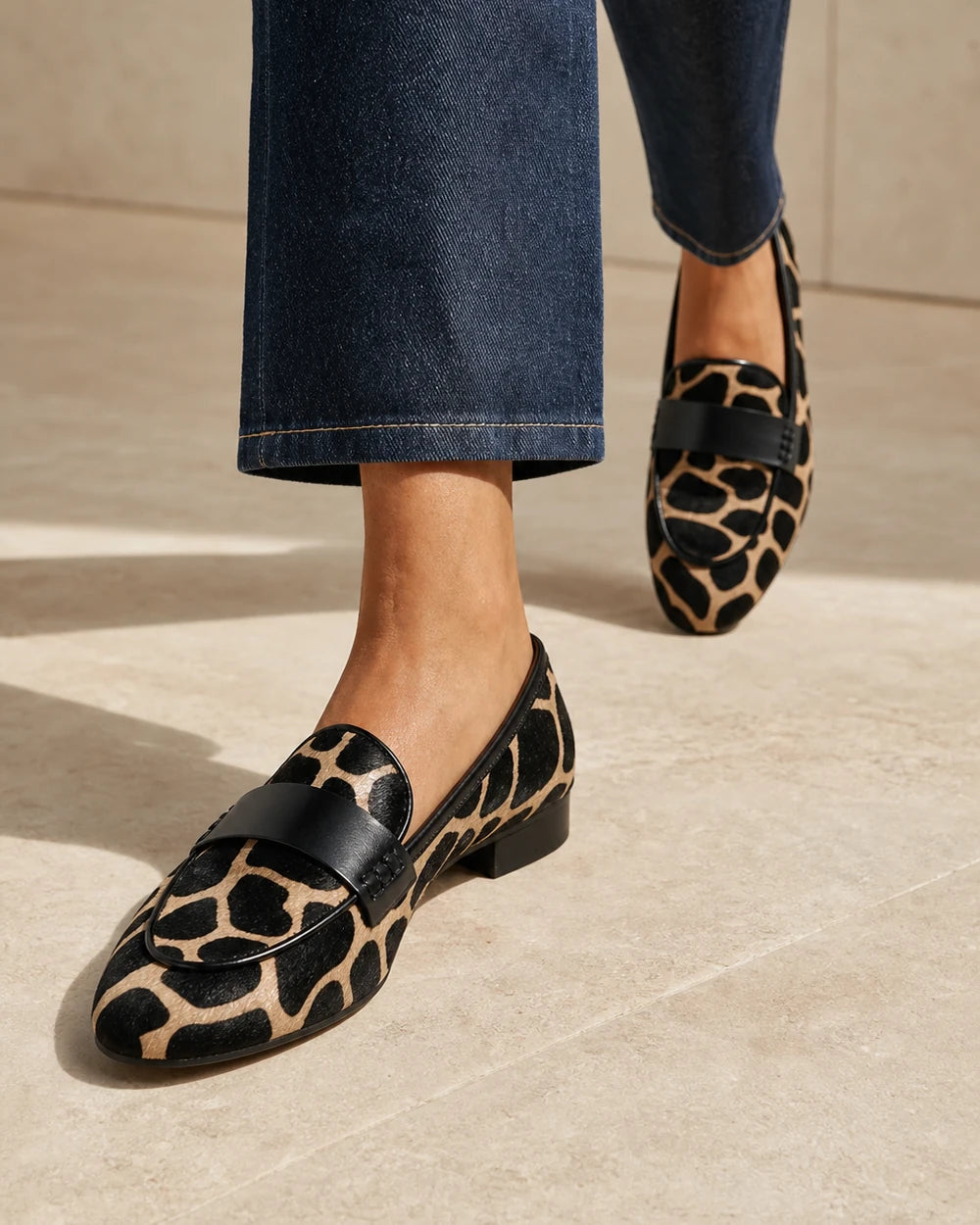 Mocasini animal print de damă cu bordură neagră — imagine de produs 7