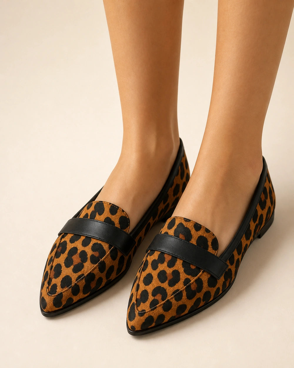 Mocassins de senhora pretos pontiagudos com pala — imagem do produto 12