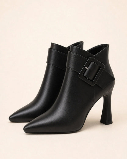 Women's pointed-toe buckle ankle boots, black gallery view. — momount-clara-black-buckle-boots-04.webp