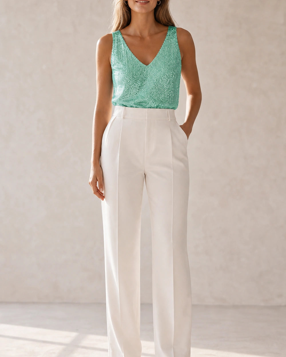 Martha | Top de mujer con lentejuelas y escote en V — image 2