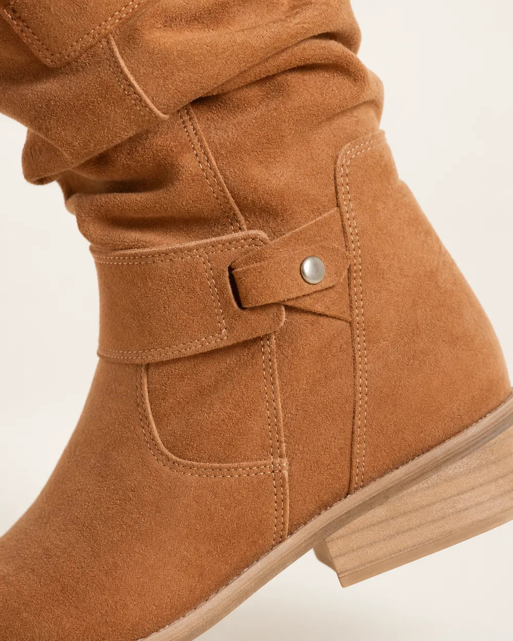 Botine de damă Emilia cu aspect de piele întoarsă și carâmb încrețit — image 5